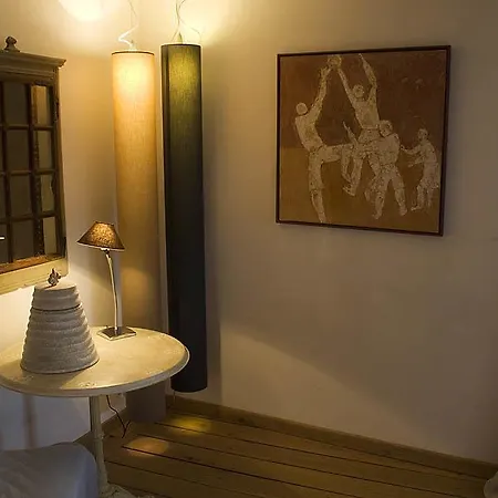 La Cour Pavee Bed and breakfast *